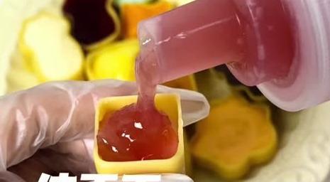 叫停的网红零食既是三无又有致癌风险米乐m6网站别买也别吃！被人民日报(图5)