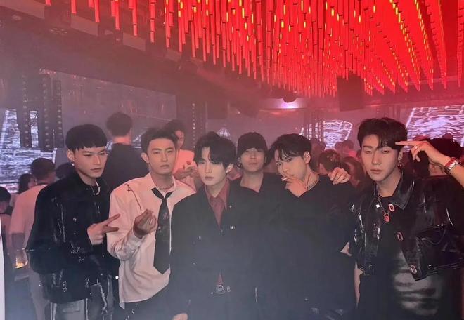 砸钱却因“头牌鸭王”一夜倒闭白马会所覆灭记：无数富婆疯狂(图9)